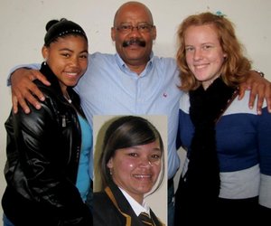 Gansbaai Academia se 2013 Matriekklas  wys hul staal